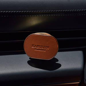 Difusor de Aroma para Auto de Lujo Moderno Carbron con Fragancias de Naranja, Rosa y Lavanda, Material de Vidrio y Plástico para Aromatizar el Hogar - Product Image 3