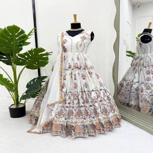 Juego de vestido de Georgette de imitación elegante, trabajo de hilo con detalles de secuencia y Dupatta elegante para uso festivo - Product Image 5