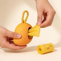 Distributeur portable de sacs à déjections canines avec support en silicone en forme de mangue et mousqueton, pour la promenade, les voyages et les activités de plein air, accessoires pour animaux de compagnie