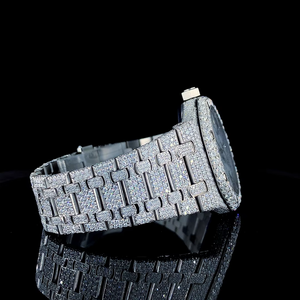 Elegante Reloj de Acero Inoxidable con Esfera de Cristal de Cuarzo Diseñado para una Durabilidad a Largo Plazo y un Estilo Moderno Impresionante - Product Image 2