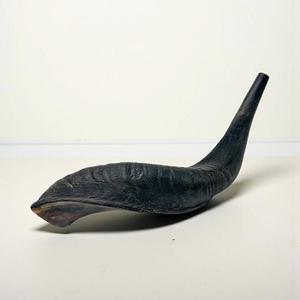 งานฝีมือธรรมชาติ งานฝีมือทำมือจากธรรมชาติ ศิลปะการเป่าเสียงจากเขาสัตว์ รูปแบบสัตว์ เขาควายและเขาแกะ ขัดเงาโดย F S I - Product Image 5