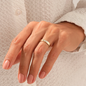 Dernier modèle de bande de mariage en diamant taillé en baguette Trio Lab Grown 14k Solid Gold Bezel Set Classic Band fashion rings for Women - Product Image 5