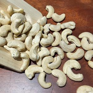 Noix de cajou du Cambodge de qualité supérieure W240, biologiques, fraîches, 100% naturelles, de qualité blanche, pour les applications alimentaires et les collations - Product Image 2