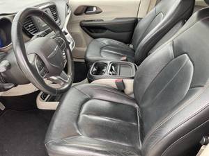 Chrysler Pacifica Touring-L d'occasion 2017 à bas prix à vendre - Product Image 2