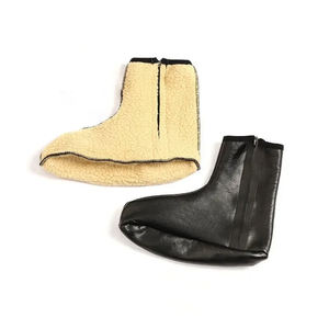 2024 Pie de cuero hecho a medida para Hombres Nuevo estilo temporada de invierno calcetines de cuero estilo fábrica OEM fabricante calcetines de cuero - Product Image 2