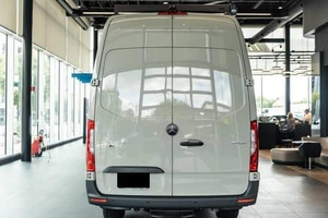 Mercedes-Benz Sprinter 3500 2023, Automática, Tracción en las Cuatro Ruedas, Volante a la Izquierda, Asientos de Cuero, Cámara Trasera, Neumáticos R18, Gasolina/Eléctrico - Product Image 3