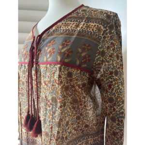 Blusa con Cuello en V para Mujer, Estampado Floral Bohemio, Diseño Bordado de Prado, Tallas XS-4XL, Hecha de Seda, Popelina, Satén, Chifón y Lino - Product Image 2