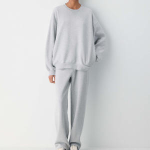 Ensemble de survêtement gris pour femmes, sweat-shirt à col rond et pantalon de jogging à jambes larges, polaire, chaud pour l'hiver, décontracté, ensemble coordonné, vêtements de sport - Product Image 1