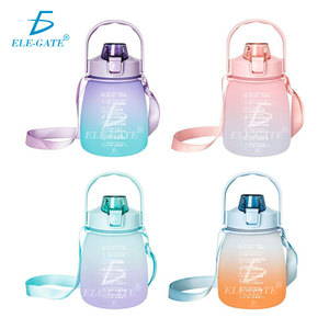 Borraccia Sportiva Grande da 1.3L con Coperchio e Manico Colorati e Cannuccia - Borraccia Resistente e Facile da Trasportare - Product Image 4