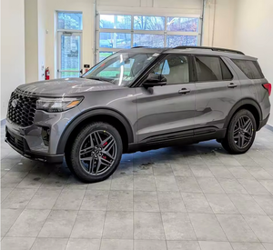 Gran Oferta Nuevo Ford Explorer ST-Line 4WD 2023, un SUV de tres filas inspirado en el mundo deportivo con un motor EcoBoost I-4 de 2.3L estándar - Product Image 1