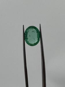 Émeraude naturelle non traitée et non chauffée, coupe ovale de qualité supérieure de 2.48 carat pour la fabrication de bijoux - Product Image 5