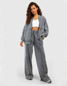 ชุดวอร์มคุณภาพระดับพรีเมียมแบบกําหนดเอง OEM สบายมากสําหรับผู้หญิงพร้อมซิปและกางเกงชั้นนําโดยผลิตภัณฑ์ Huzaifa - Product Image 1