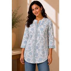 Top Corto Tejido a Rayas Azules Mehfil-E-Ishq Gulnaar, Talla XL, con Botones y Detalle de Logotipo - Product Image 1