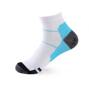 Chaussettes de sport confortables en tricot avec détail de revers, chaussettes de course athlétiques pour hommes et femmes, douces et respirantes - Product Image 4