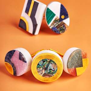 Poignée de porte Mabel en marbre rond et en laiton, couleur, forme et taille personnalisées, fabriquée en Inde - Product Image 1