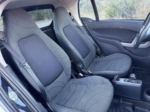 Neatly used 2014 Smart For-Two El-ect-ric D-rive Pa-<b>s</b>-sion - Product Image 4