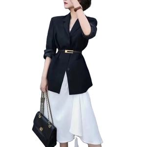 Nouvelle ceinture en cuir véritable avec boucle dorée de luxe, mode féminine, ceinture en cuir de vache fine, ceinture en métal noir et blanc, ceinture de bonne qualité - Product Image 1