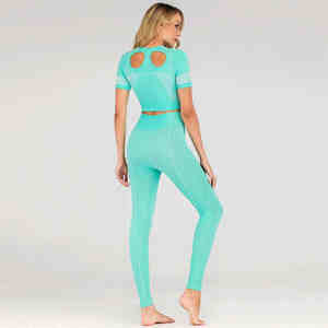 ชุดโยคะสตรีแบบไร้ตะเข็บพร้อมบราและเลกกิ้งผ้าระบายอากาศได้ชุดออกกำลังกายน้ำหนักเบาขายส่ง - Product Image 3