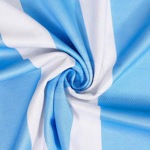 Uniforme de Fútbol con Logotipo Personalizado, Tela de Alto Rendimiento, Apto para Eventos de Equipo, Partidos y Entrenamientos - Product Image 3