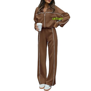 Ensemble deux pièces d'entraînement avec logo personnalisé pour femme, ensemble veste à capuche et pantalon évasé à rayures pour fitness et yoga, survêtement pour femme - Product Image 1