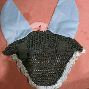 Elegante gorro de oreja de caballo de ganchillo hecho a mano, decoración brillante, velo de mosca, accesorios de equitación cómodos, perfecto para entrenamiento - Product Image 4
