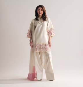 Conjunto de Salwar Kameez de Seda Crepé Natural Pakistaní Tradicional para Invierno, con Dupatta, Última Colección de Diseñador, Superventas - Product Image 1