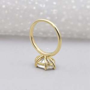 Bague de fiançailles solitaire en diamant ovale de 2,50 ct certifié IGI, cultivé en laboratoire, en or massif 14 carats plaqué rhodium - Design Est-Ouest tendance - Product Image 4