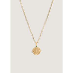 Collar Redondo de Oro de 14K con Estrella del Norte y Piedra de Nacimiento, con Corte Esmeralda, Chapado en Rodio de Oro Blanco y Engaste Geométrico - Product Image 1