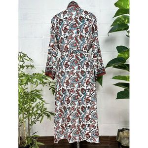 Robe de plage Kimono en soie style bohème, motif floral blanc et marron, cadeau de luxe pour anniversaire, pour femme, 1 pièce - Product Image 5