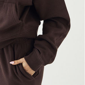 Sweat à capuche pour femme en matière douce pour les commandes en gros, avec capuche réglable, manches longues et logo personnalisable, idéal pour l'hiver, prix avantageux 2026 - Product Image 4