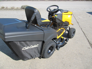 รถแทรกเตอร์ตัดหญ้า Cub Cadet XT2 QR106 ขนาด 106 ซม. 21.5 แรงม้า เครื่องยนต์ Kawasaki FR651V V-Twin ระบบส่งกำลังไฮโดรสแตติก ถังน้ำมัน 320 ลิตร ขาย - Product Image 5