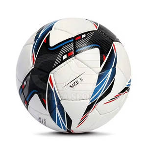Ballon de football durable de conservation d'air construit avec des matériaux durables pour le jeu extérieur continu - Product Image 2