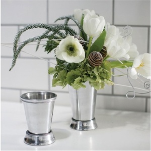 Florero de aluminio fundido para la decoración de la sala de estar Florero de metal hecho a mano antiguo para la venta Florero de metal de nuevo diseño - Product Image 4