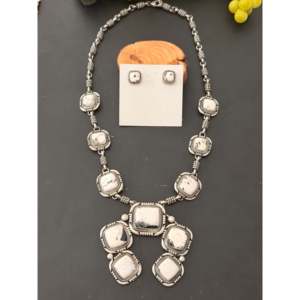 Conjunto de Joyería Fina Jon McCray, Collar Hecho a Mano con Búfalo Blanco y Plata de Ley - Product Image 1