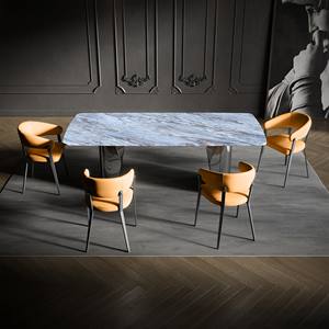 Chaise ergonomique traditionnelle orange et noire avec structure en aluminium et cuir synthétique pour le mobilier de salon - Product Image 3