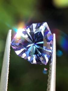 Tanzanite naturelle spéciale trillion coupe nouvelle coupe propre 1.78 ct poids taille est proche de 7.70 MM 100% impeccable lâche nouvelle pierre précieuse - Product Image 3