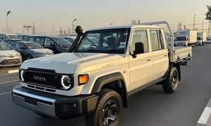 Toyota Land Cruiser LC 79 Pick-up RHD Diesel 2025 Blanc avec Boîte Manuelle, Moteur Diesel, Sièges en Tissu, pour le Transport de Marchandises - Product Image 3