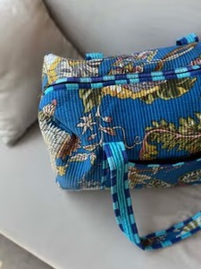 Bolsa de Lona de Algodón Azul Floral de Gran Capacidad, Duradera, de Alta Calidad, Deportiva, Casual, de Fin de Semana, con Cierre de Cremallera - Product Image 2