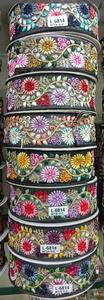 Cintas bordadas con estampado floral multicolor hechas a medida para diseñadores de vestidos y tiendas de suministros de recorte - Product Image 5