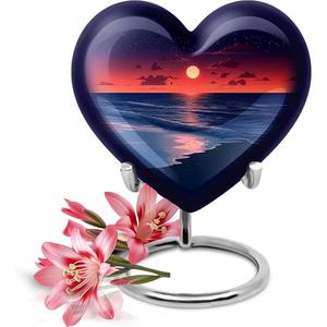 Nouvelle urne humaine en métal en forme de coeur urne en aluminium faite à la main avec support pour les cendres de l'exportateur indien - Product Image 1