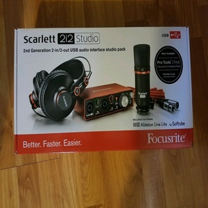 Paquete de Grabación Focusrite Scarlett 2i2 Studio 2da Gen con Interfaz de Audio USB y Pro Tools - Product Image 3