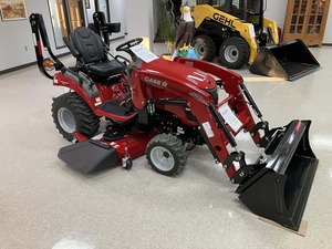 รถแทรกเตอร์ขนาดเล็กสำหรับงานหนัก รุ่น Case IH FARMALL 25SC แบบขับเคลื่อนสี่ล้อ พรีเมียม สำหรับงานเกษตรที่หนัก และมีอายุการใช้งานยาวนาน - Product Image 1