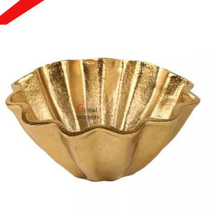 Cuenco de servicio de metal de estilo floral con acabado dorado de diseño de tendencia superior para decoración de mesa - Product Image 4