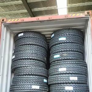 Pneus de camion 12R22.5 à livraison rapide Achetez des pneus de qualité supérieure pour une adhérence supérieure et des performances durables dans toutes les conditions - Product Image 1