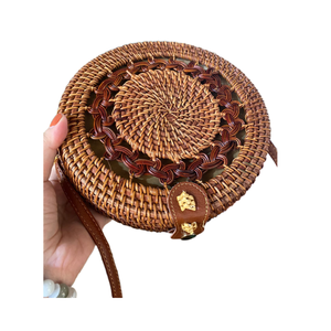 กระเป๋าถือหวายสำหรับวันหยุดฤดูร้อนนี้ด้วยวัสดุและดีไซน์ที่เป็นมิตรต่อสิ่งแวดล้อม - Product Image 1