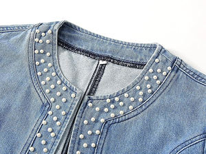 Veste d'hiver en denim délavé vintage, veste streetwear surdimensionnée de qualité supérieure, durable, personnalisable, vêtement d'extérieur décontracté pour femmes - Product Image 3