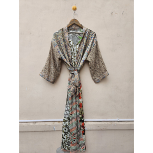 Kimono de Seda Reciclada Hecho a Mano en India, Estilo Vintage, Largo hasta el Suelo, con Estampado Floral, para Verano, Transpirable y Ligero para Mujer - Product Image 1