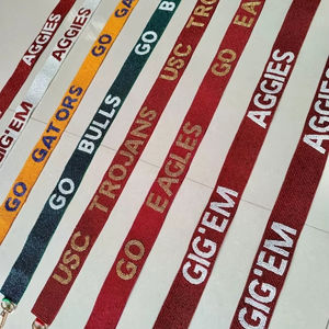 Correa de Muñeca con Cuentas de Semillas, Diseño Hecho a Mano, Colorido y Moderno - Product Image 1