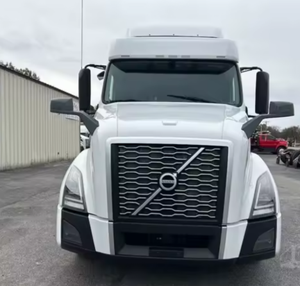 Camión Usado Limpio 2025 FOR-VNL64T740 con Camarotes Usados, Listo para Exportar - Product Image 1