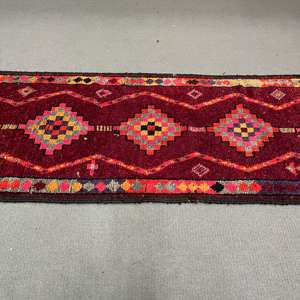 Alfombra Turca, Alfombra Vintage de 2.7x12.3 pies, Alfombra de Lana con Estampado Animal Rojo - Product Image 5